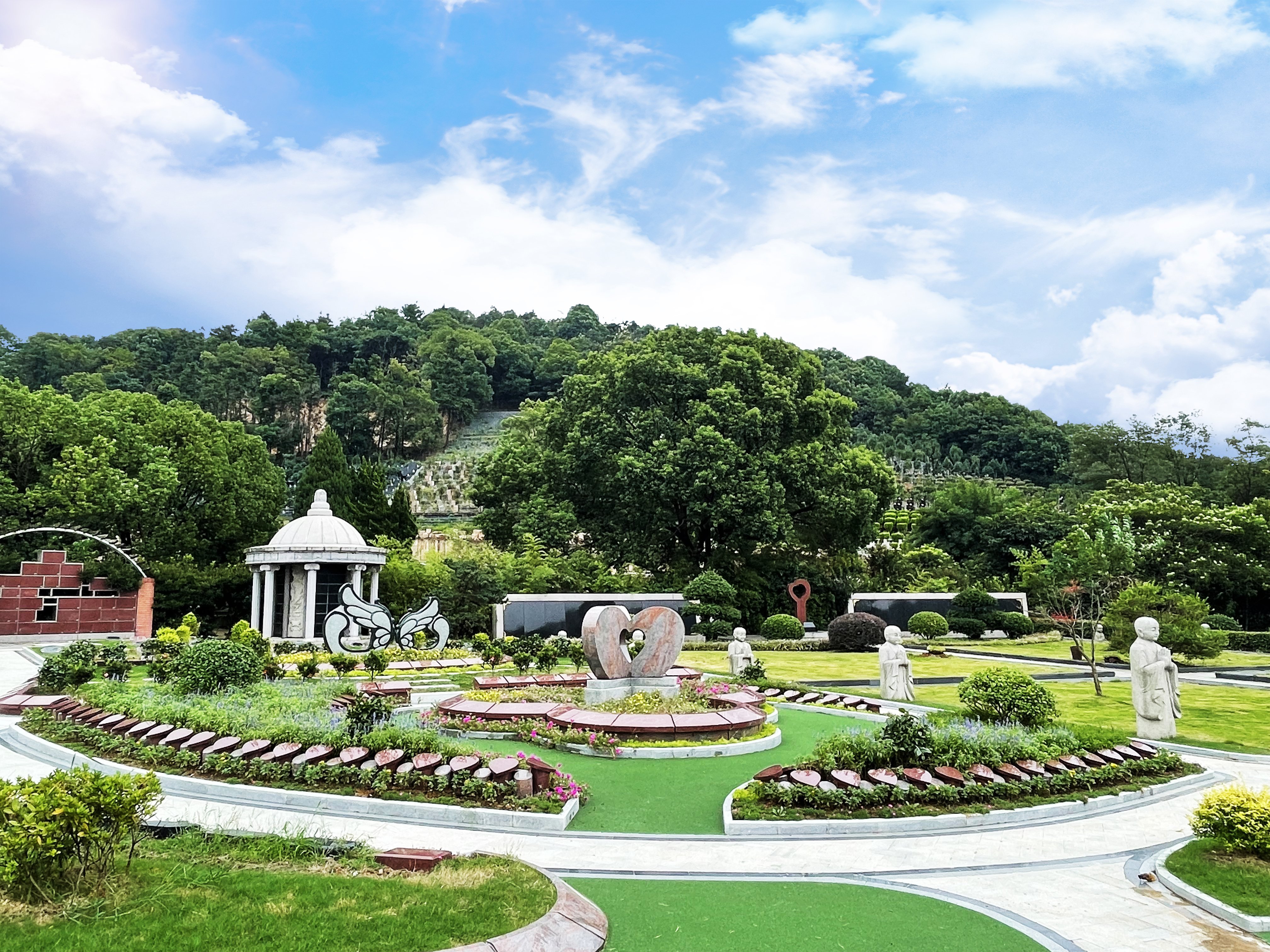 现代墓园与传统墓园有什么区别？